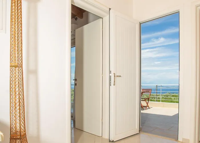 Maison Aleste Lefkada Tsoukaladhes